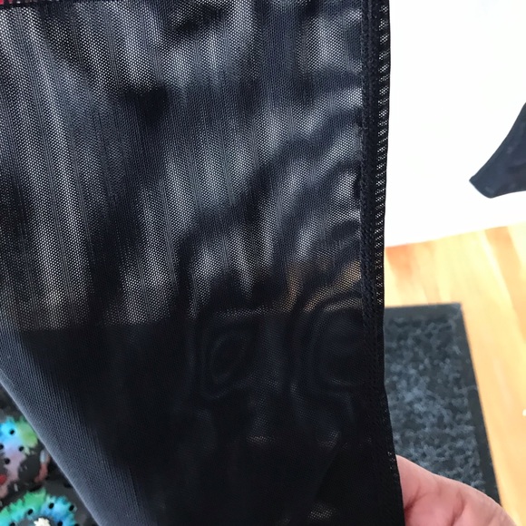 Fabletics flower leggings - Picture 3 of 3